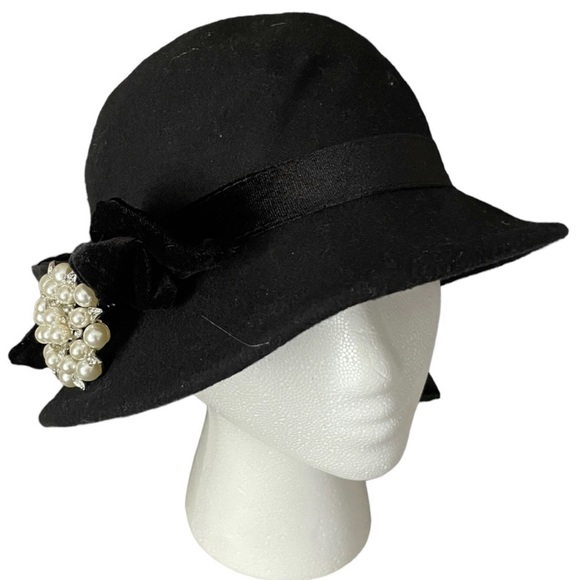 20’s Style Hat Flapper - Picture 2 of 5